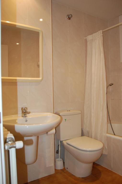Hostal Paris جاكا المظهر الخارجي الصورة